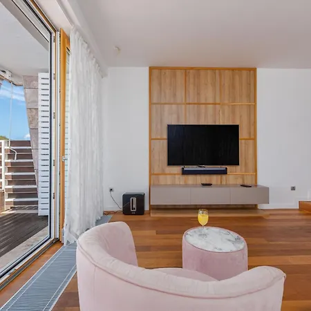 Calla Zadarvillas * 佩特坎内